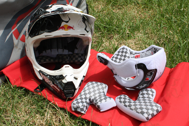 How to Clean Dirt Bike Helmet