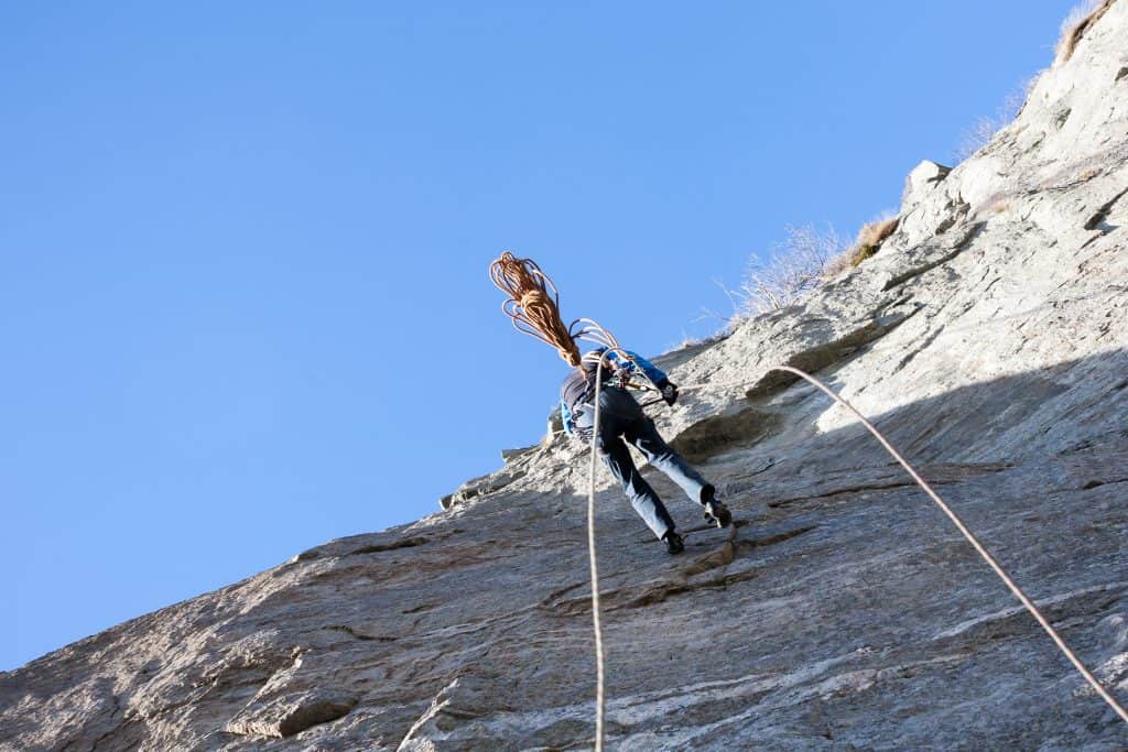 Backcountry Rappel How to Rappel With Just a Rope - Outdoor Driving